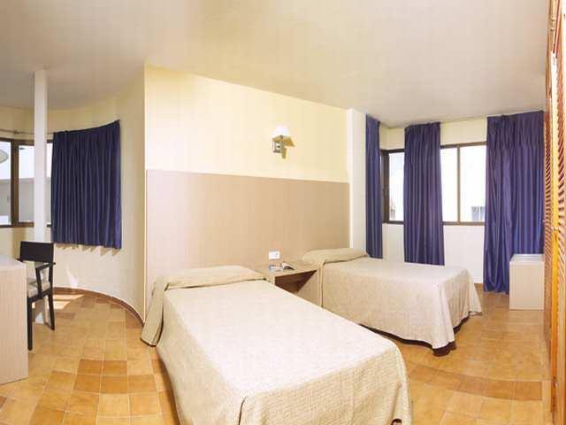 Apartamentos San Francisco Sant Antoni de Portmany Exterior foto